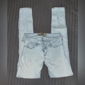 26x31 Hollister Skinny Jeans- Used- OK condition
